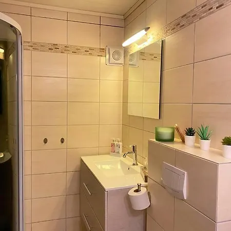 Cosy And Well-equipped With Free Parking Apartment