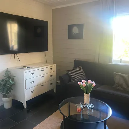 Apartamento Cosy And Well-equipped With Free Parking