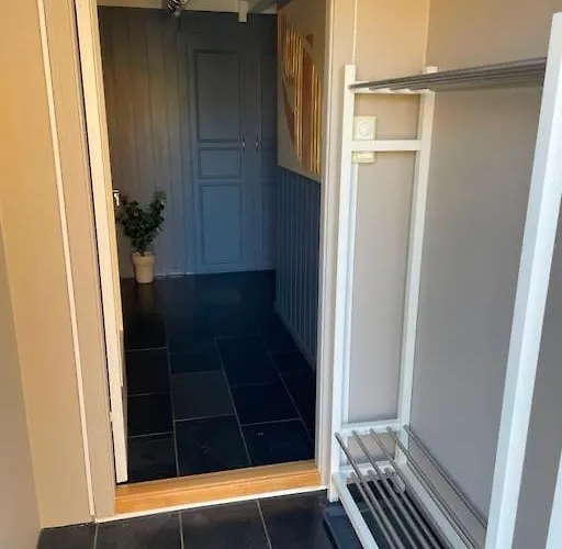 Cosy And Well-equipped With Free Parking *